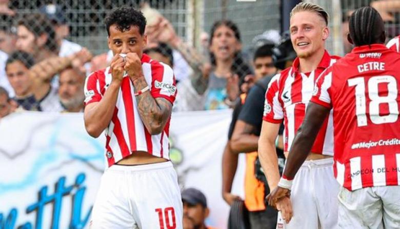 Estudiantes ganó el clásico y es finalista del Torneo Clausura
