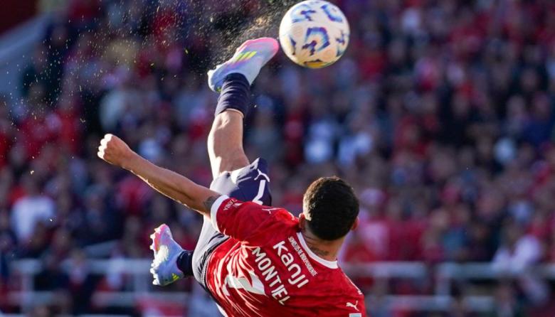 Santiago Montiel ganó el premio Puskás al mejor gol del año