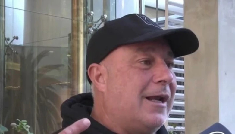 Un empresario textil trató de "payaso" a Caputo y de "idiota" a Adorni