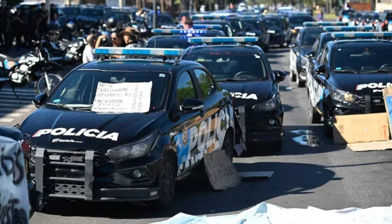 Logros de milei: que la policia pare sus servicios por mal pago