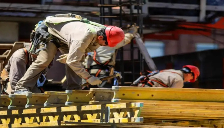 La reforma laboral facilita a las empresas reducir su plantilla propia de personal y subcontratarlo por fuera
