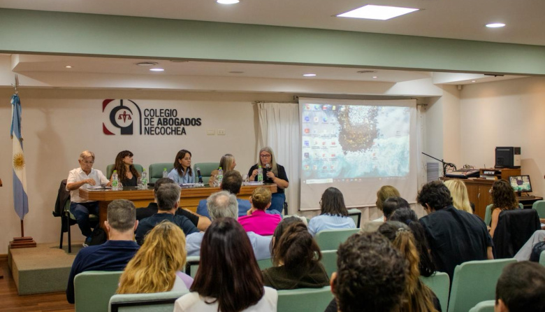 Silvia Blanco participó del "Debate sobre la Reforma Laboral" convocado por el Colegio de Abogados