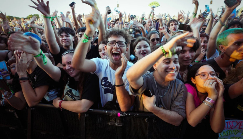 Lollapalooza Argentina 2026: Chappell Roan, Skrillex y Paulo Londra encabezaron el explosivo día 2 del festival