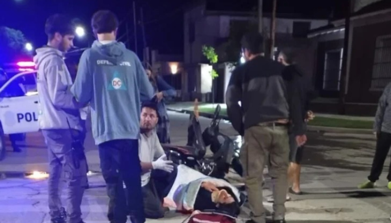 Choque en 57 y 40: una mujer terminó en el hospital y el otro escapó