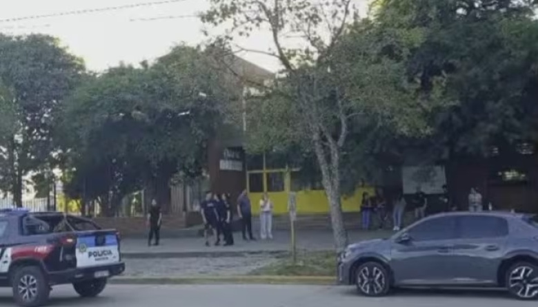 Un alumno en Santa Fé entró armado al colegio y asesinó a escopetazos a un compañero
