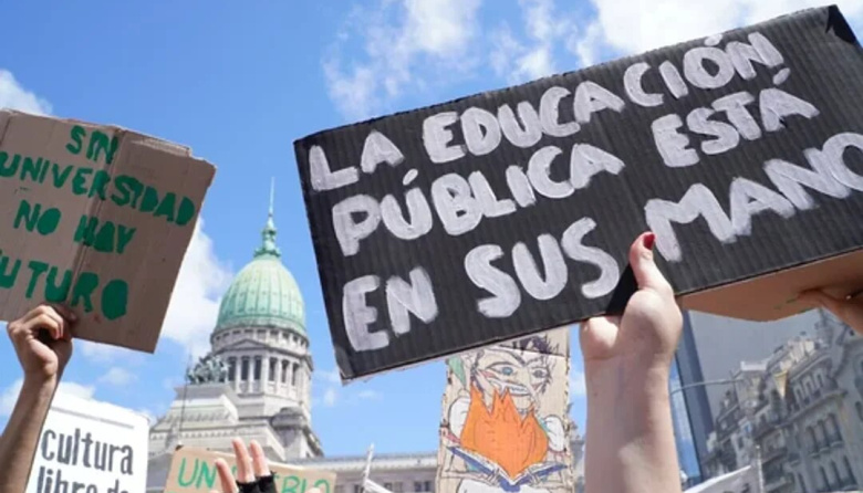 Tercera semana de paro universitario: docentes reclaman financiamiento y salarios