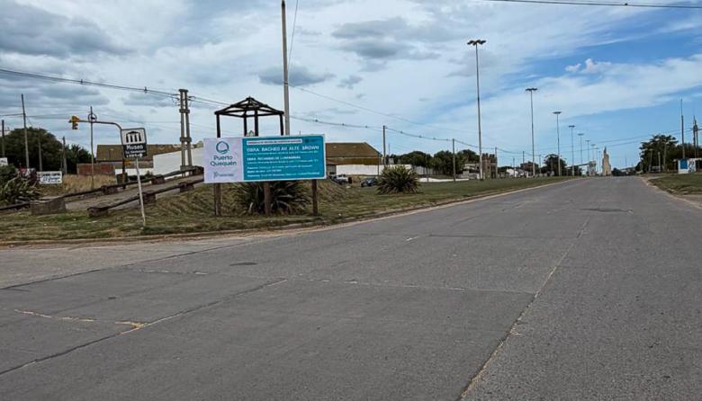Puerto Quequén arranca el bacheo de Av. Almirante Brown y habrá cortes