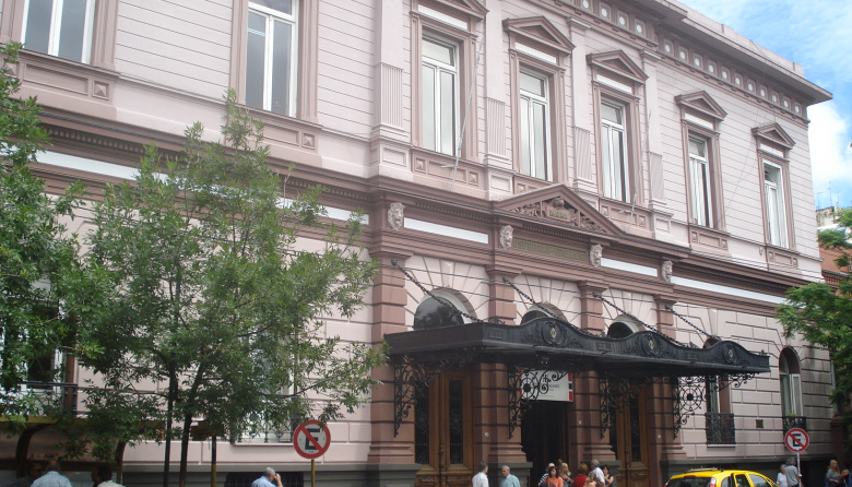 Fiestas con fármacos robados: audios y testimonios que complican al Italiano