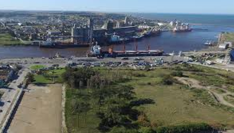 La Cámara de Puertos Privados denunció violaciones a la Ley 24.653 y pidió intervención urgente en Quequén