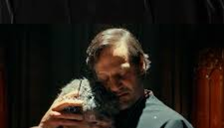 Pity Álvarez lanzó “Lejos de ser”, su primera canción como solista