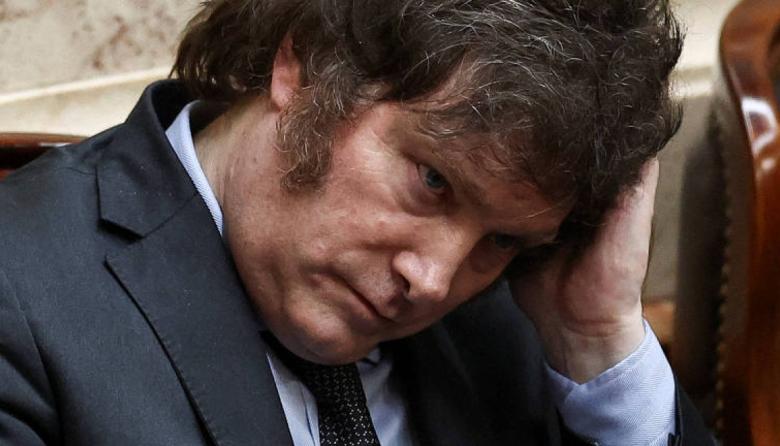 La imagen de Milei cae 13 puntos y ya lo superan tres dirigentes opositores