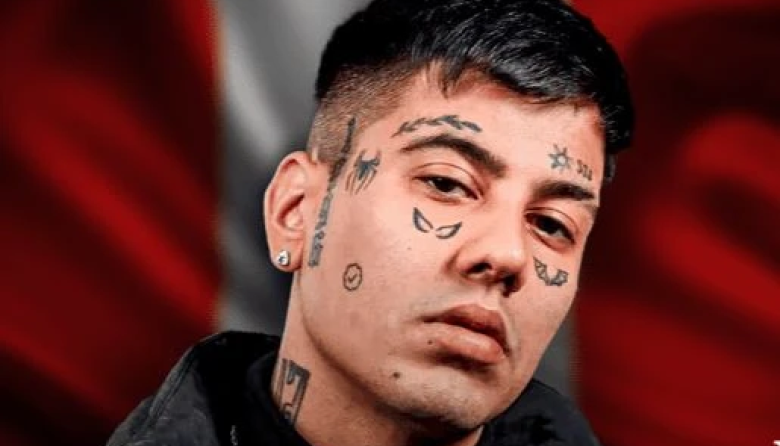 El tatuado de duki lo denunció por usar las famosas "alitas" en merchandising y marcas internacionales