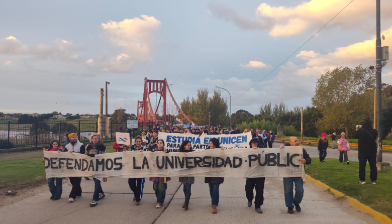 Fuerte movilización en Necochea en el marco de la Marcha Federal Universitaria