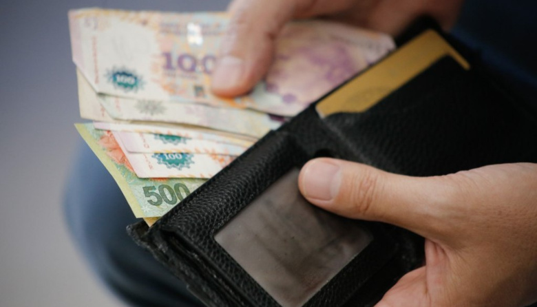 Salario insuficiente: 7 de cada 10 trabajadores argentinos gastan su sueldo en menos de 14 días