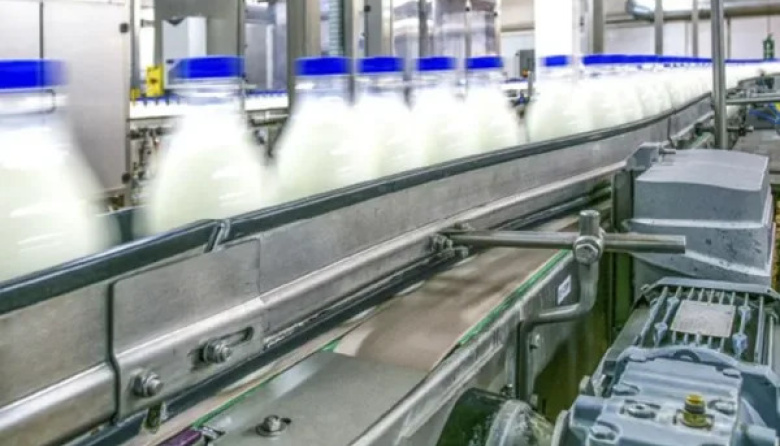 Se desploma el consumo de leche y crecen los sustitutos lácteos más baratos en medio de la crisis