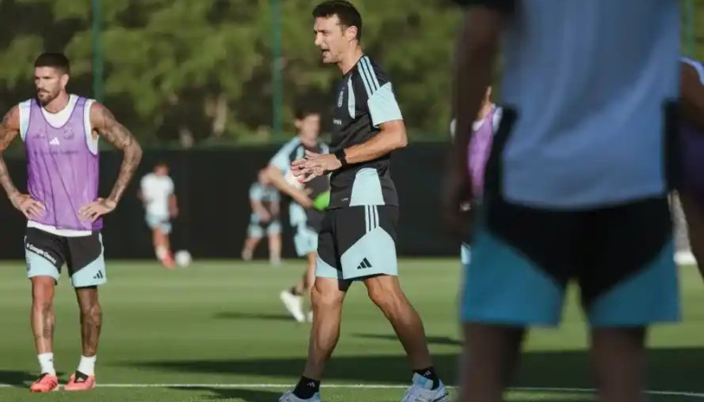 Las ausencias que dejó el primer 11 de Scaloni en Kansas