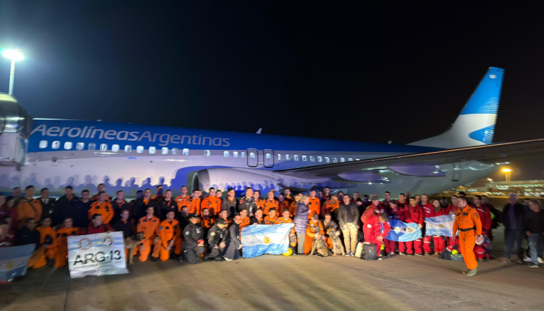 Aerolíneas Argentinas envió brigadistas e insumos a Venezuela por el sismo