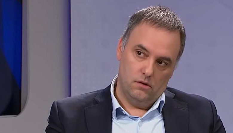 Se filtró un audio de Adorni ofreciendo "soporte" a un contratista clave antes de declarar