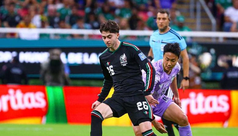 México selló su pase a dieciseisavos y Canadá metió una histórica goleada por 6-0 ante Qatar