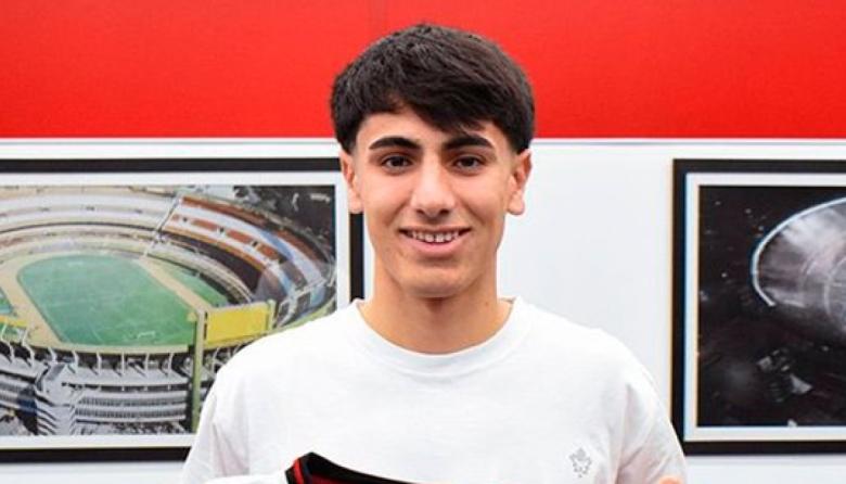 Lucas Silva firmó su primer contrato profesional con River y fue blindado en 100 millones de euros