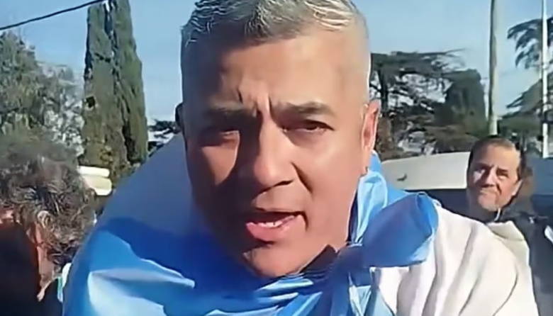 Recibió un piedrazo en los festejos y murió