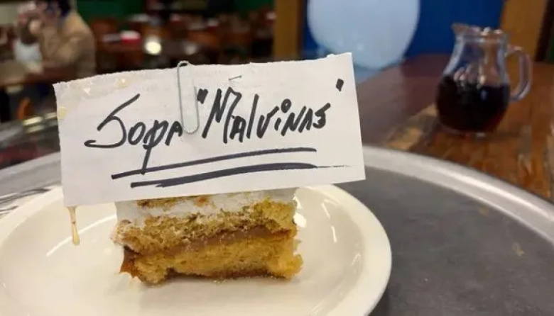 Pizzerías suspenden la venta de "sopa inglesa" hasta que pase el partido