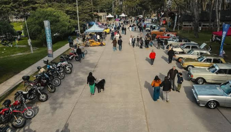 El automovilismo copará Pinolandia: se viene la 3ra edición del Car Show «Día del Amigo»