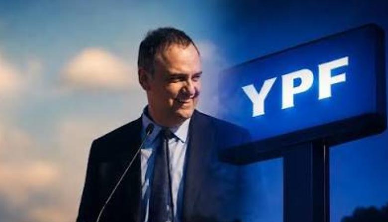 Adorni renunció al directorio de YPF tras dejar la Jefatura de Gabinete
