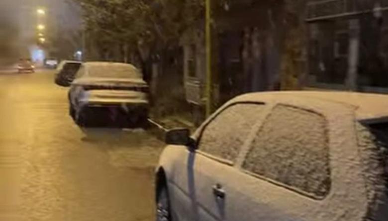 La nieve llegó al interior del distrito y tiñó de blanco varias localidades
