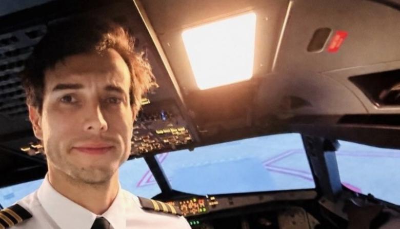 Un experimentado instructor de vuelo murió tras caer de una avioneta en plena clase
