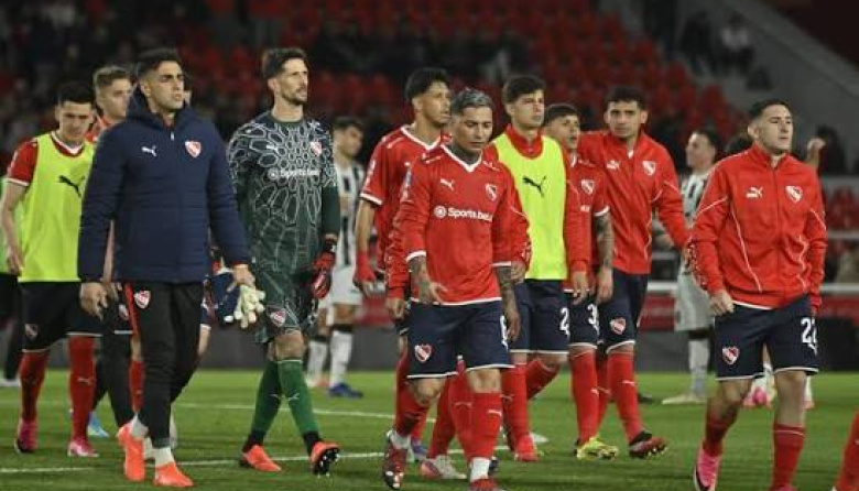 Gimnasia de Mendoza goleó 3-0 a Independiente y se subió a la cima del Clausura
