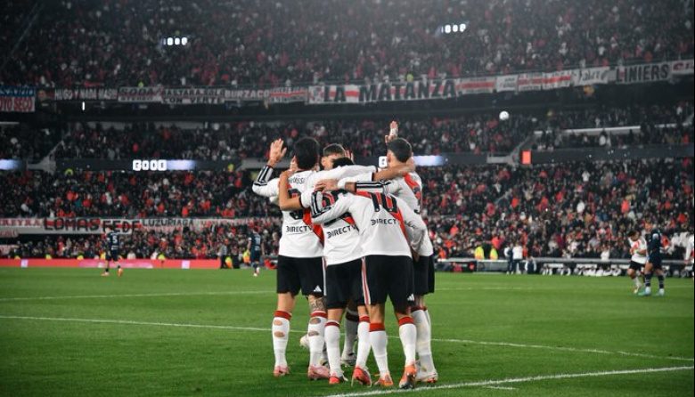 River brilló en el Monumental: venció 3-1 a Independiente Rivadavia con un doblete de Tomás Galván