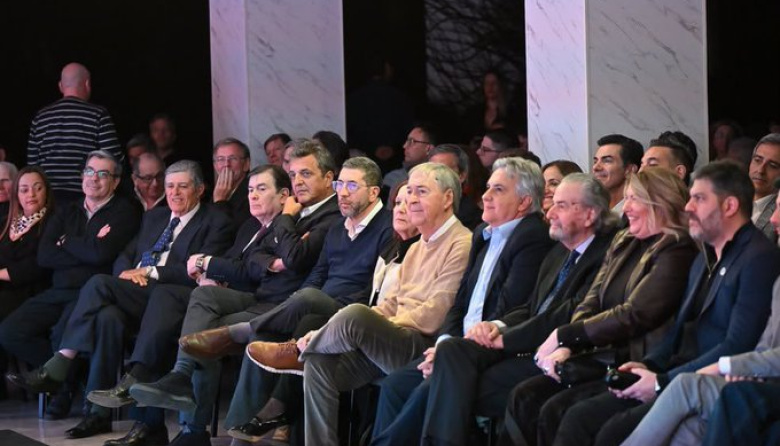 Massa reunió a la Liga de Intendentes en la búsqueda de posicionarse como el "arquitecto de la unidad" peronista