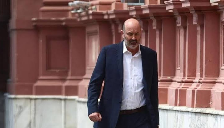 La motosierra choca contra su propio techo: internas y desgaste en el Estado