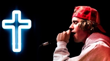 Justin Bieber sorprende con un nuevo EP a semanas del lanzamiento de su último disco