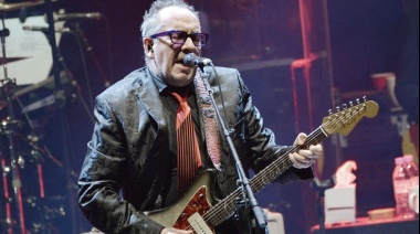 Un documental explora la historia de un clásico de Elvis Costello y su adaptación latina