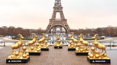 La Torre Eiffel amaneció diferente luego de que Messi ganara el Balón de Oro