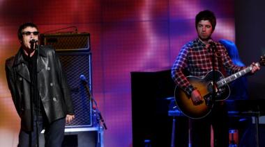 Oasis sorprende a sus fanáticos con el lanzamiento de un video inédito de "Acquiesce"