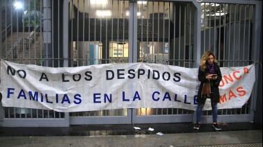 La Recesión Golpea Fuerte en Buenos Aires: Despidos, Suspensiones y Cierre de Plantas