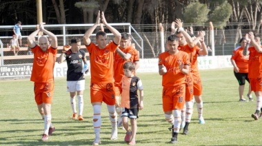 Villa Díaz Vélez: Victoria Agónica y Liderazgo Solitario en el Torneo Abel Coria