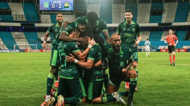 Racing se perdió en su casa: cayó 2-1 ante Bucaramanga y dejó pasar la chance de escaparse en la Libertadores