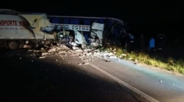 Tragedia En Ruta 3 Hoy: Al Menos Cuatro Muertos En Choque Frontal Entre Un Micro Y Un Camión