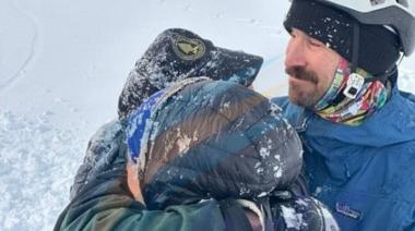 Avalancha En Ushuaia: Rescatan A Pareja Atrapada Una Hora Bajo La Nieve En Laguna Turquesa