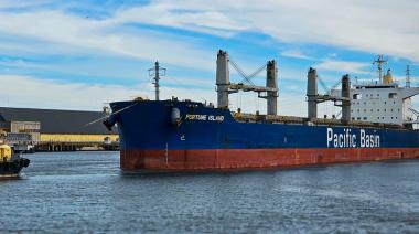 Puerto Quequén Cierra Mayo Con Un Récord De 9 Movimientos De Buques En Un Día