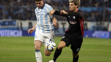 Barracas sorprendió a Racing en el final y se llevó tres puntos con polémica incluida