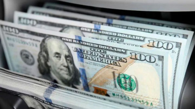 El dólar volvió a subir: el oficial cerró a $1295 mientras que el blue aumentó $40 y operó a $1340
