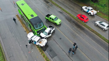 Paciente Psiquiátrico Roba un Patrullero y Choca Contra un Colectivo
