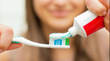 ANMAT Prohíbe una Pasta Dental Colgate Tras Reportes de Efectos Adversos Masivos