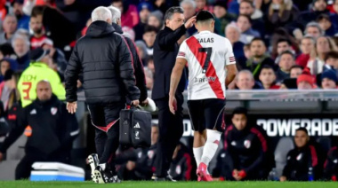 Preocupación en River por Maximiliano Salas: Posible Esguince de Rodilla Tras Pedir el Cambio ante San Lorenzo