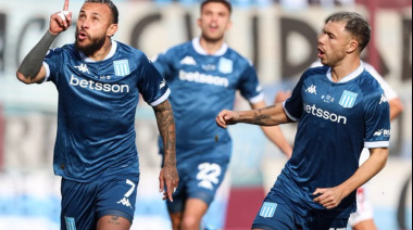 Racing goleó a Deportivo Riestra y se metió en los cuartos de final de la Copa Argentina